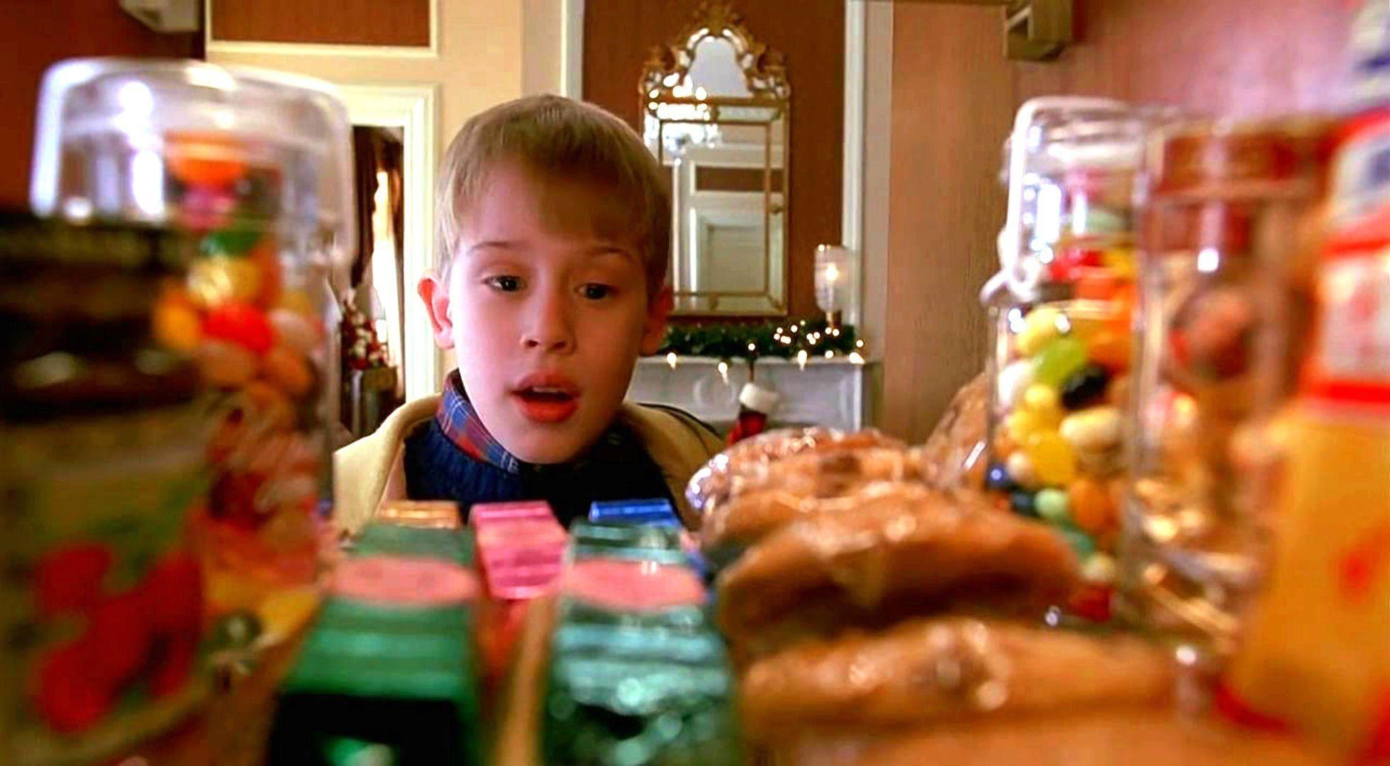 1960x1080 HOME ALONE Comedy Family Christmas Home Alone Wallpaper, Desktop