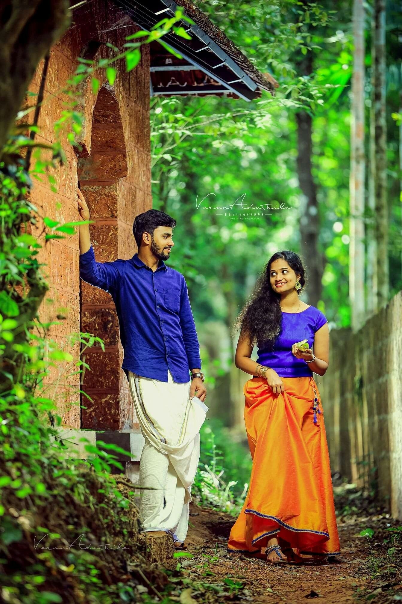 1350x2020 Budding Kerala Romance. Indian wedding couple photography, Indian wedding photography couples, Wedding couple poses photography, Phone