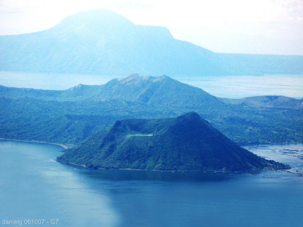 1030x770 Taal Volcano. Taal lake and Volcano, Tagaytay, Desktop