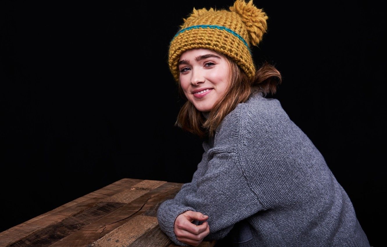 1340x850 Wallpaper smile, actress, Haley Lu Richardson image for desktop, Desktop