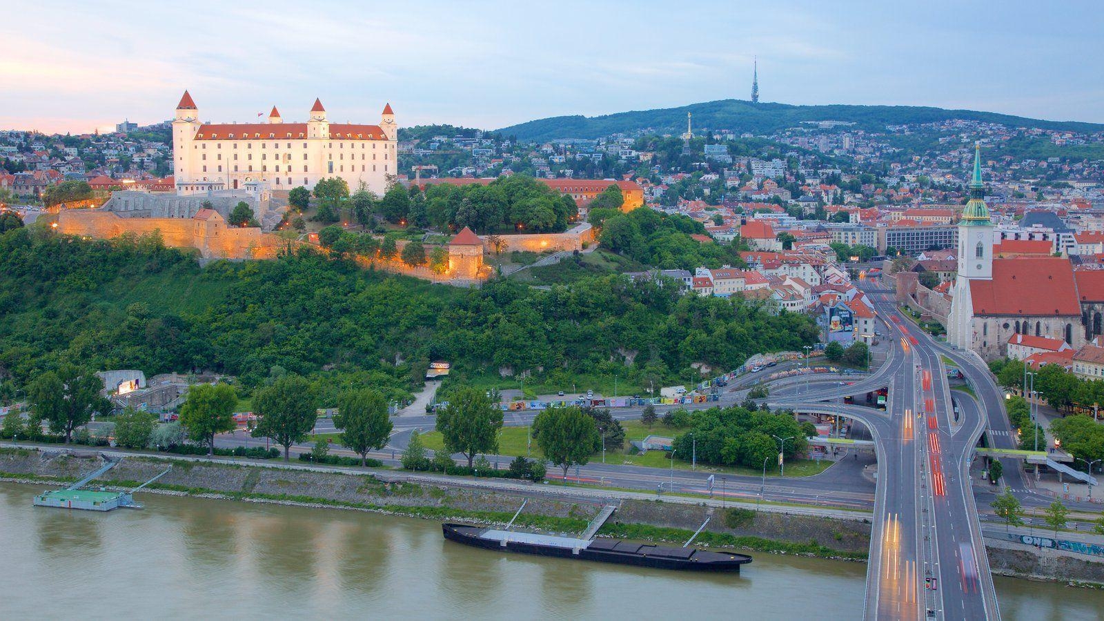 1600x900 Castles & Palaces Picture: View Image of Bratislava, Desktop