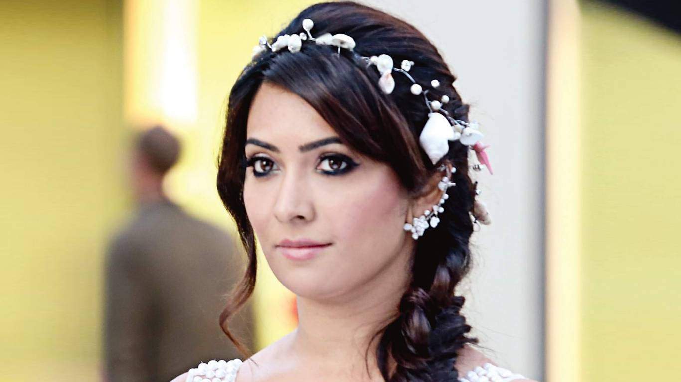 1370x770 Radhika Pandit Wallpaper Free Radhika Pandit Background, Desktop