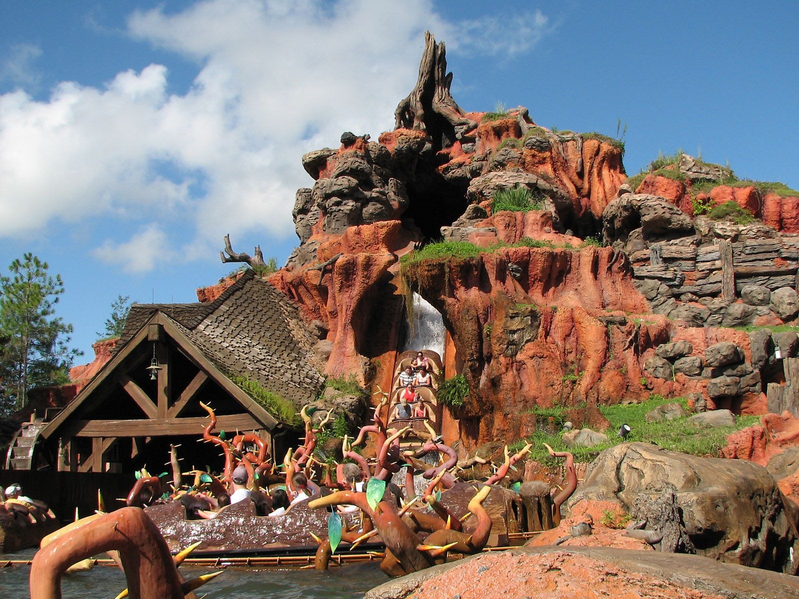 1600x1200 Splash Mountain Wallpaper. Mountain, Desktop