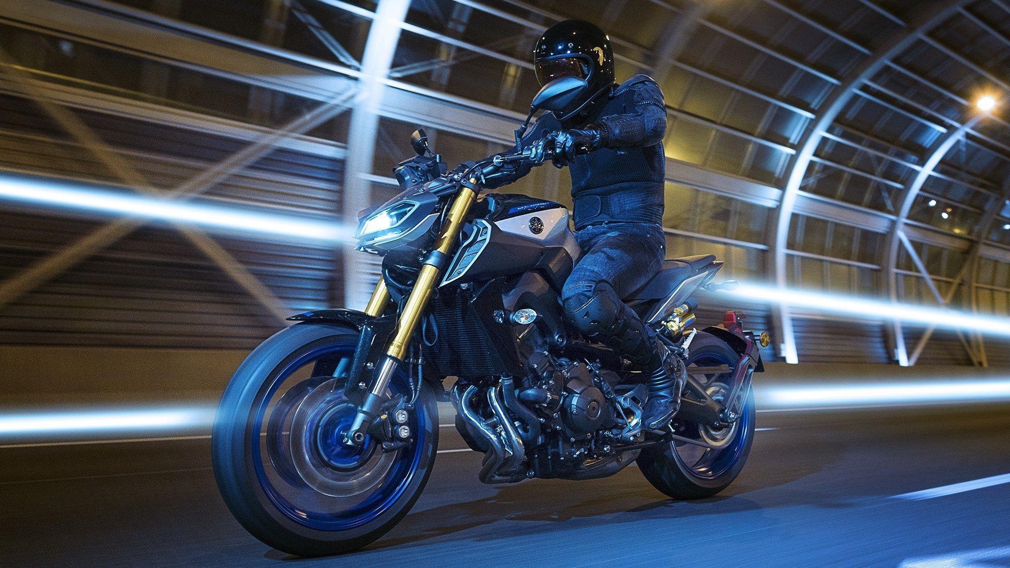 2000x1130 Yamaha MT 09 SP Image, Desktop