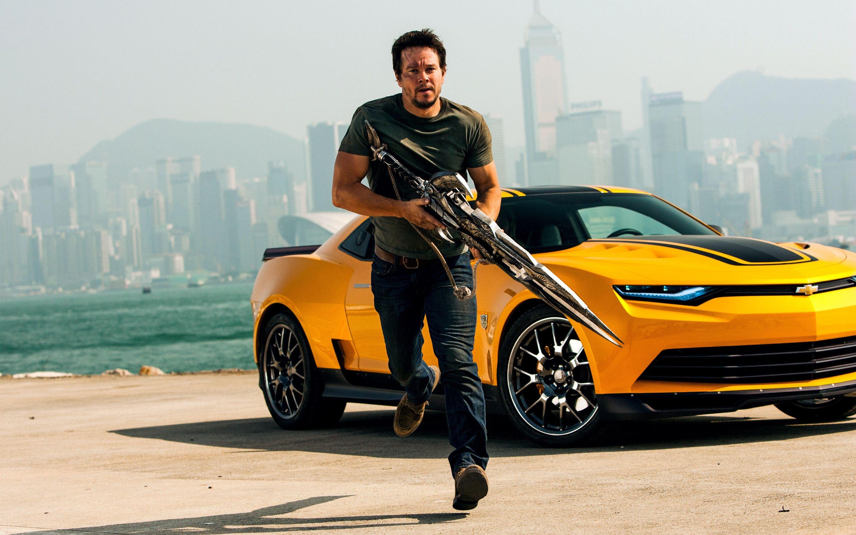 2880x1800 Mark Wahlberg in Transformers 4 Wallpaper, Desktop