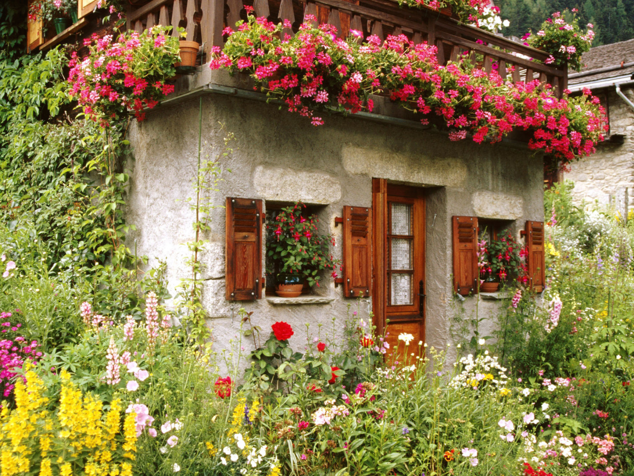 2100x1580 Lovely English Cottage Garden Wallpaper, Desktop