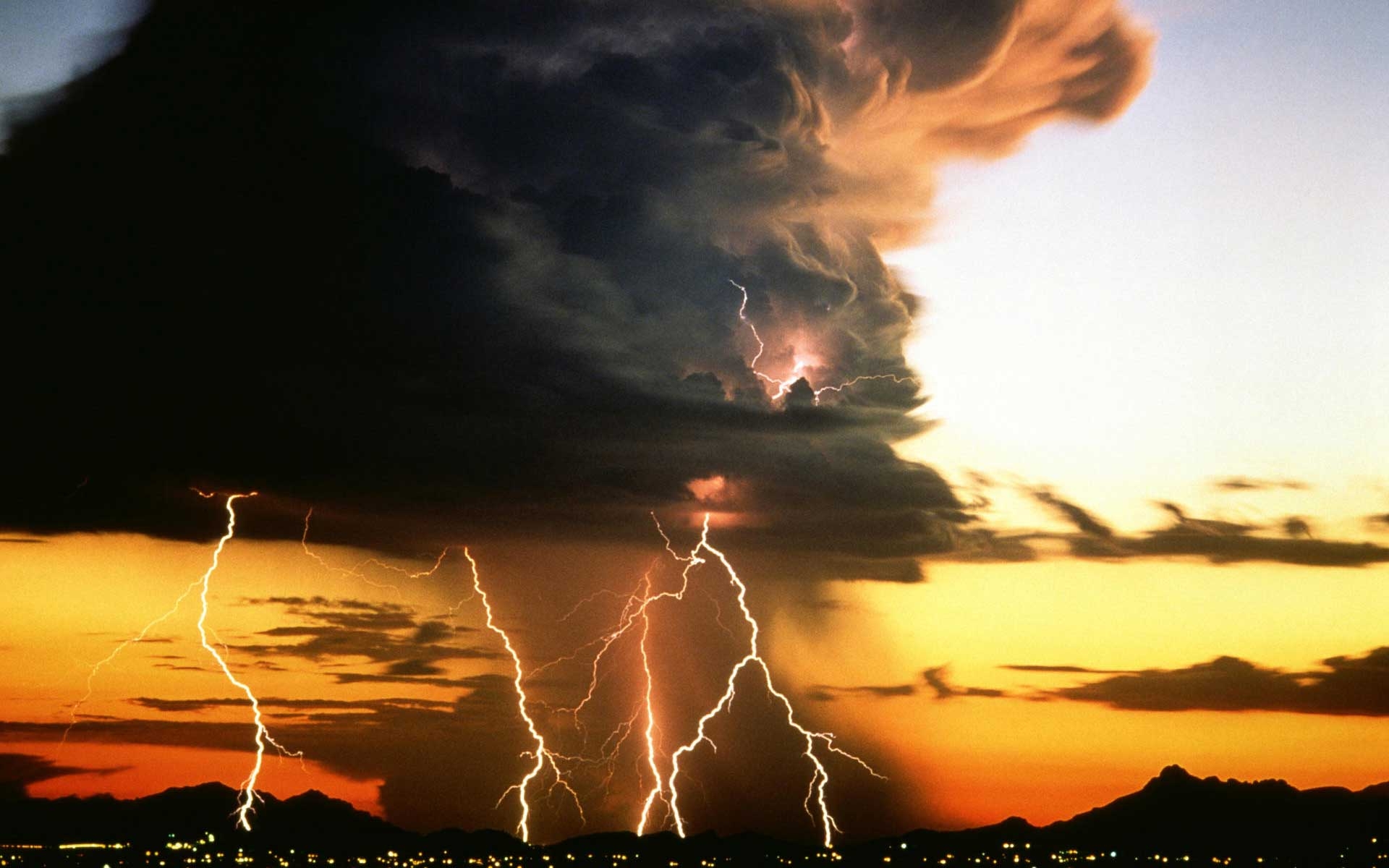 1920x1200 Thunderstorm City wallpaper 181278, Desktop