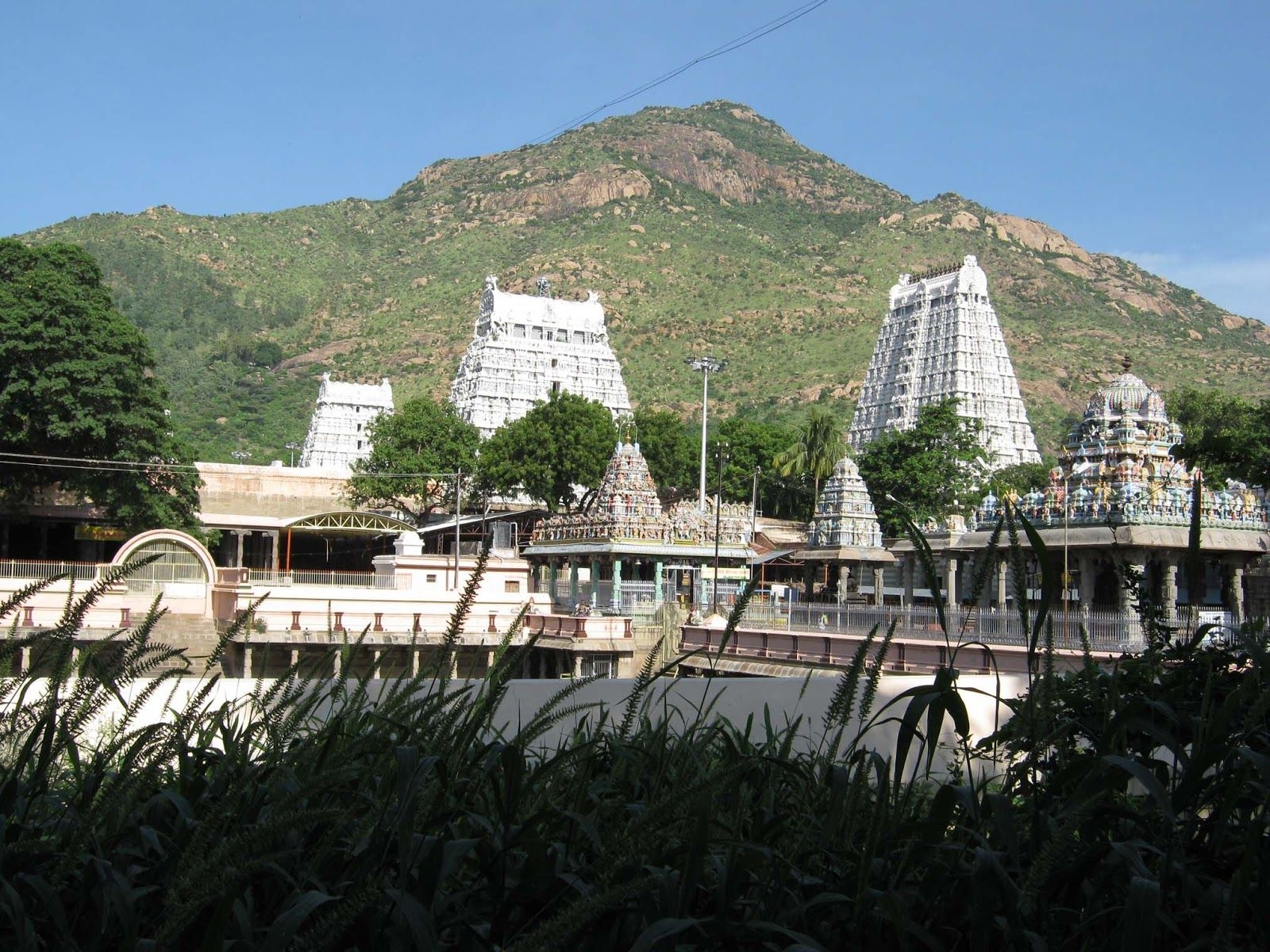 1600x1200 Gods Own Web: Arunachaleswarar Temple (Annamalaiyar Temple) Thiruvannamalai. Thiruvannamalai Shiva Temple Photo. Annamalaiyar Temple Image and HD Wallpaper, Desktop