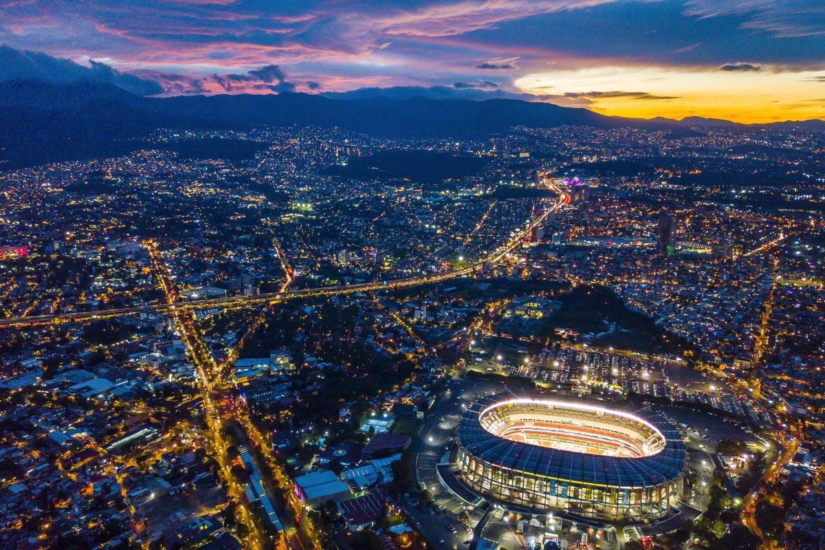 1200x800 B R Football Estadio Azteca Was On Form For The First Leg Of The Torneo Apertura Final Last Night, Desktop