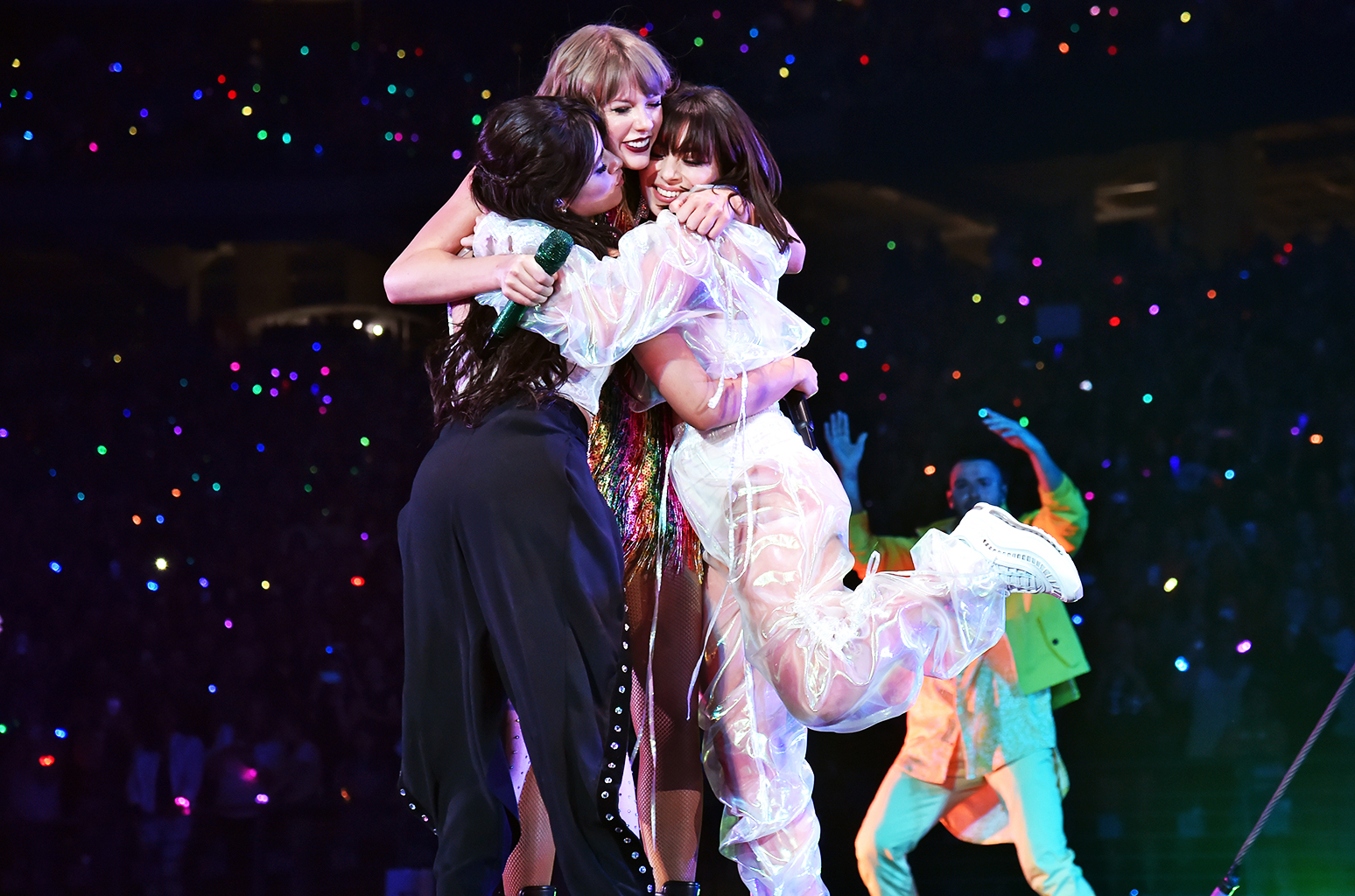 1550x1030 Taylor Swift's Reputation Tour: Twitter Reactions, Desktop