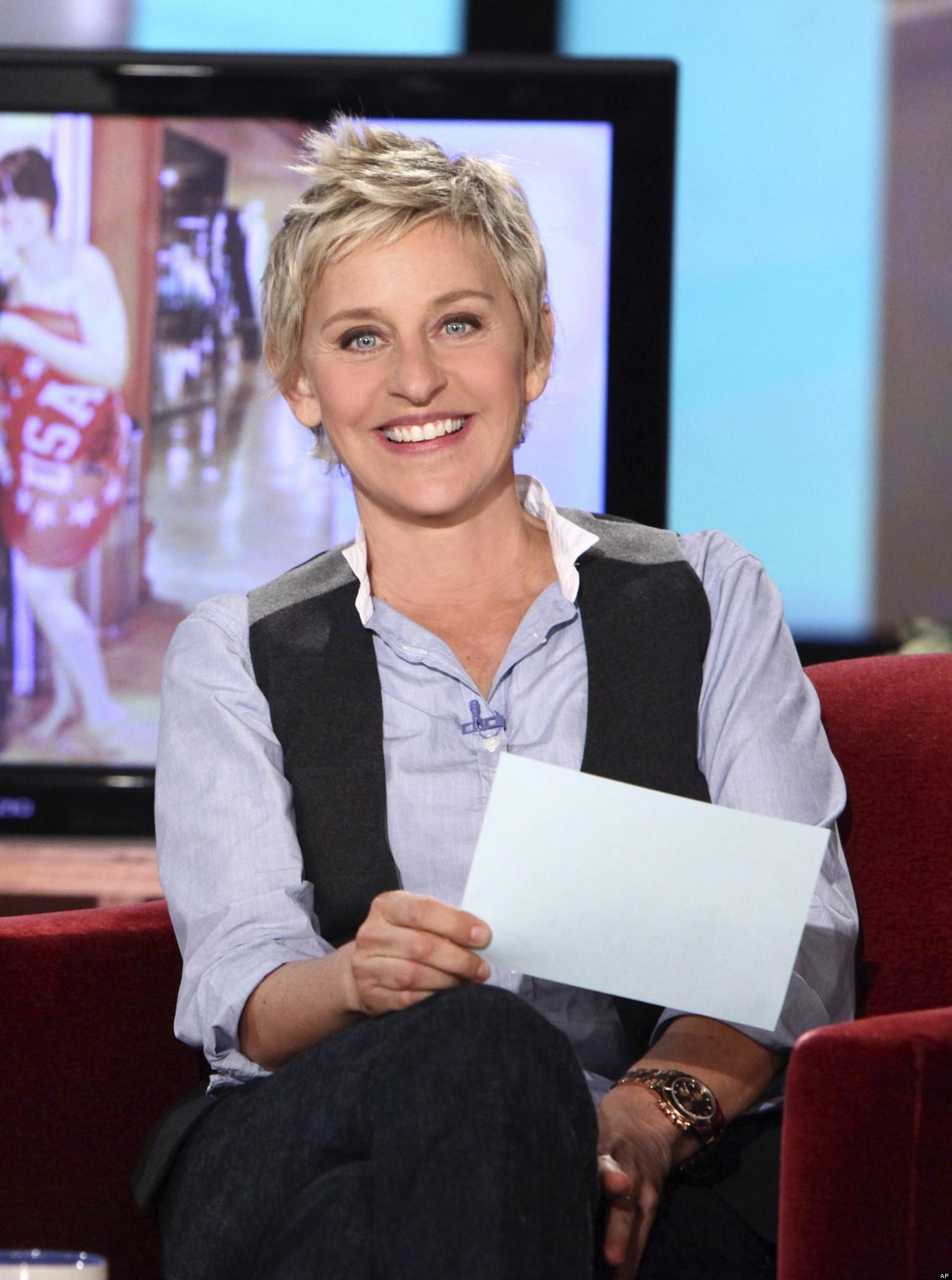 1540x2070 Picture of Ellen DeGeneres, Picture Of Celebrities, Phone