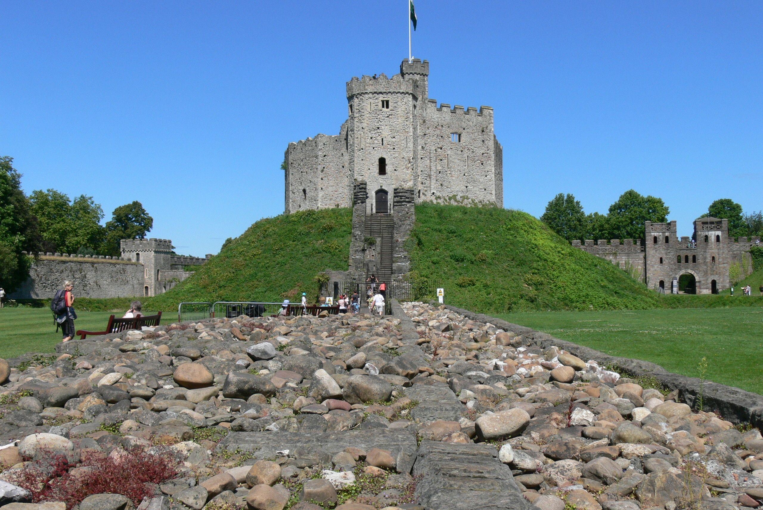 2560x1720 Cardiff Gothic Castle Wallpaper, Desktop