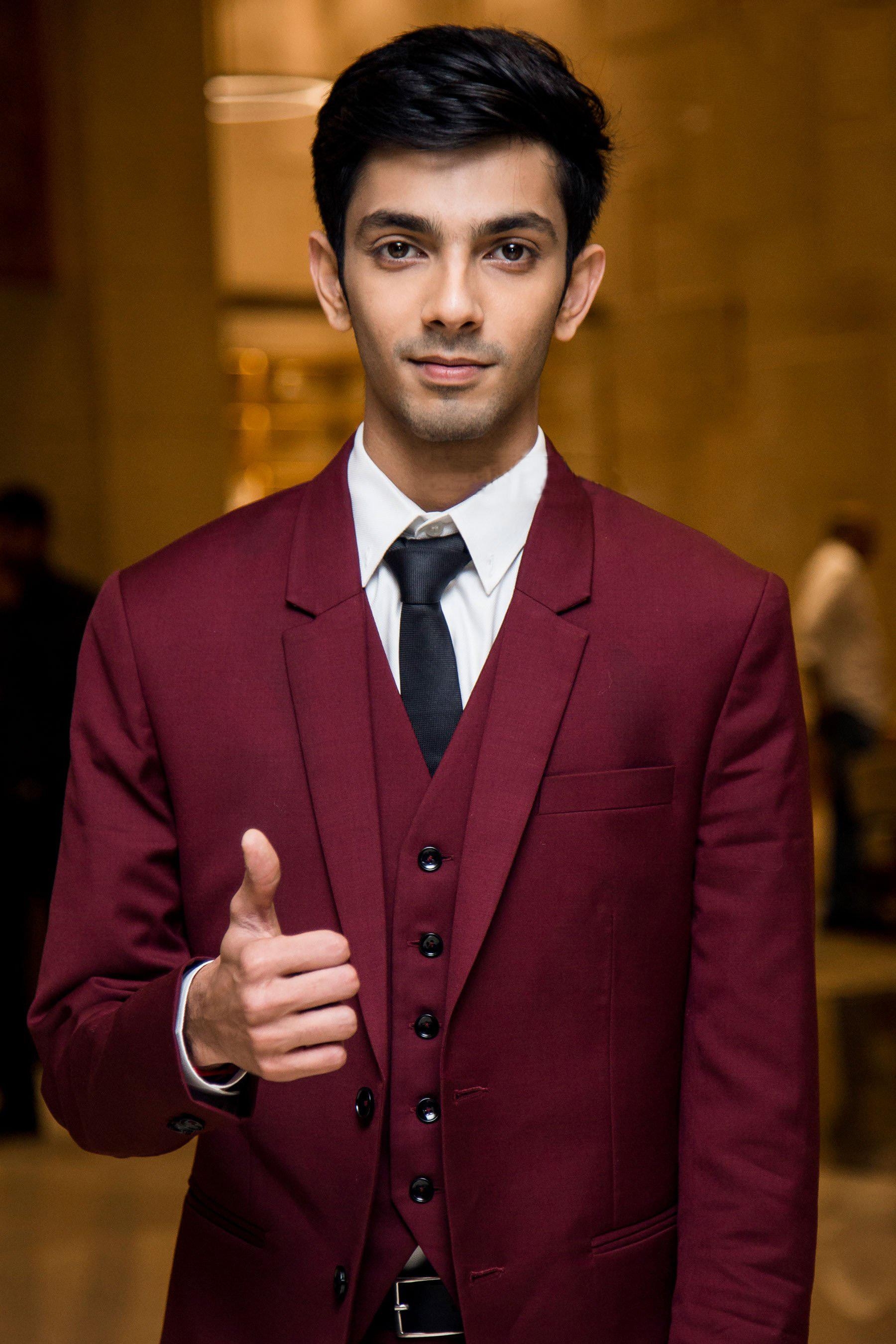 1800x2700 Anirudh Ravichander, Phone