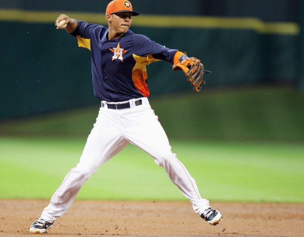 1030x800 Carlos Correa, Desktop