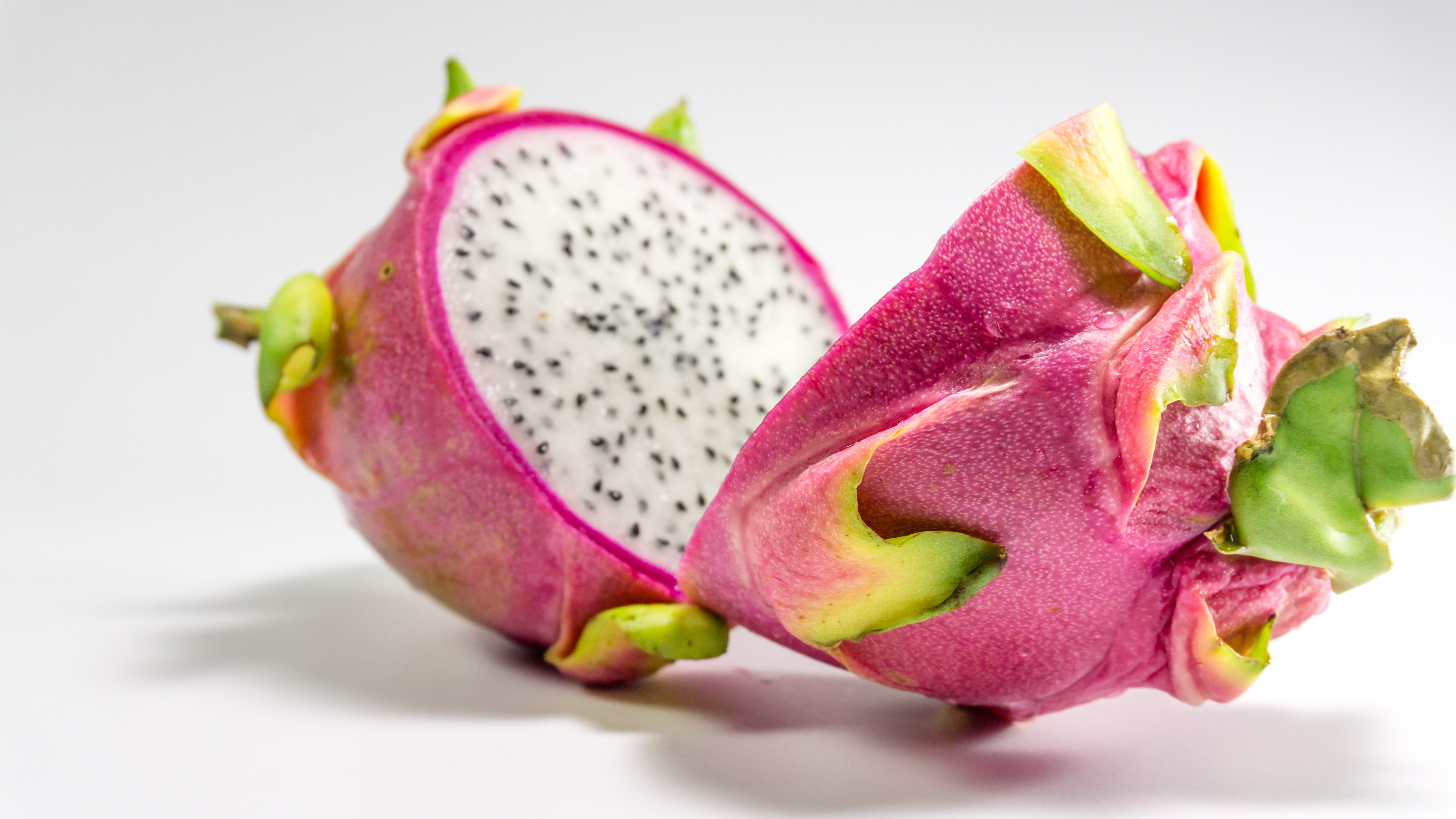 6000x3380 Slices of Dragon Fruits · Free, Desktop