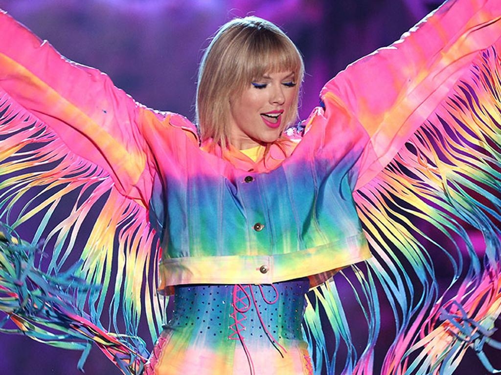 1030x770 Taylor Swift's New Single From 'Lover' Album Is Here & We Aren't, Desktop