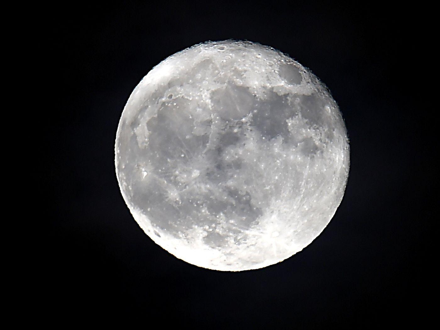 1400x1050 Tonight's supermoon will be the largest since 1948, Desktop