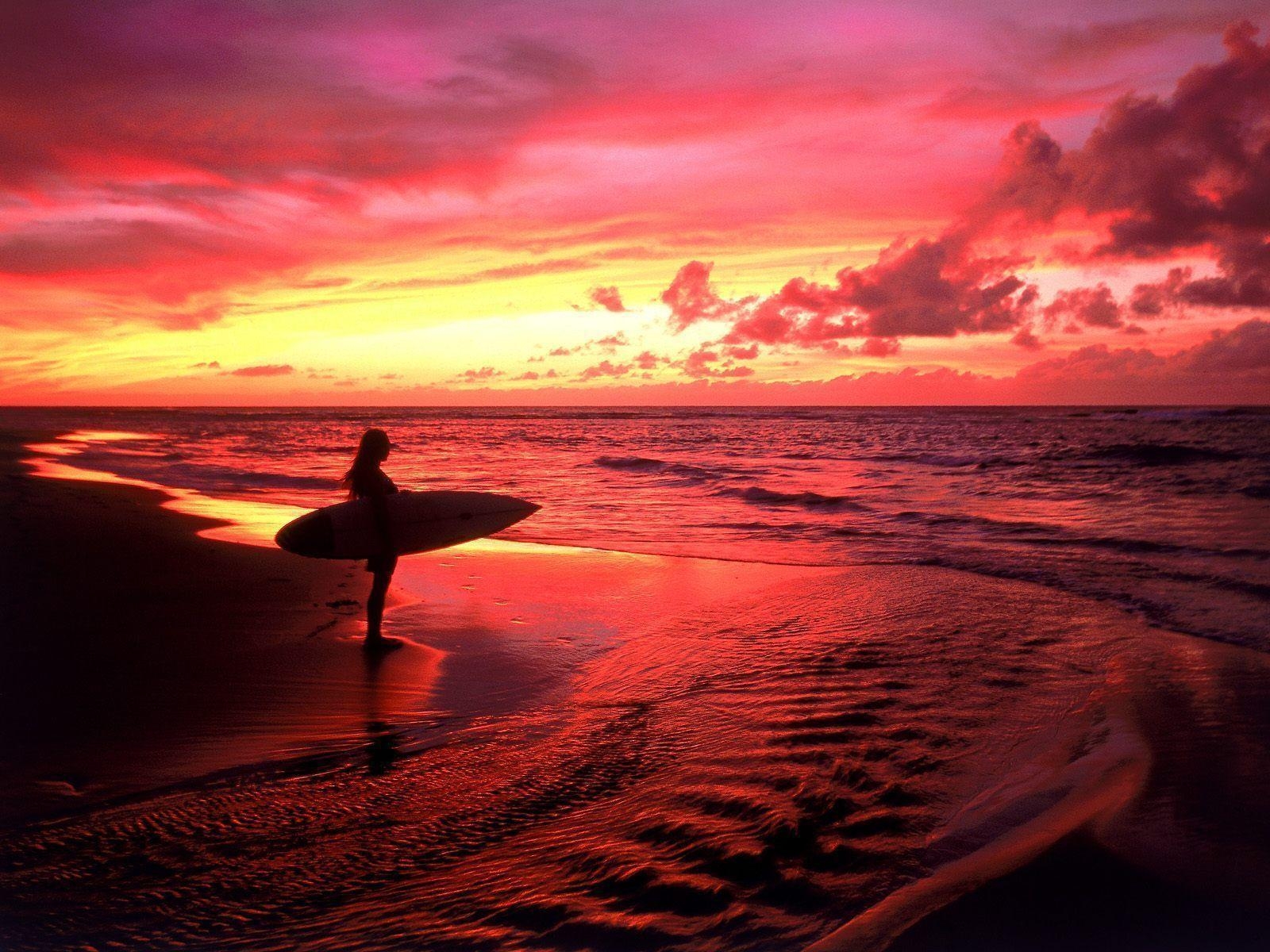 1600x1200 Surfer at Twilight Hawaii Wallpaper, Desktop