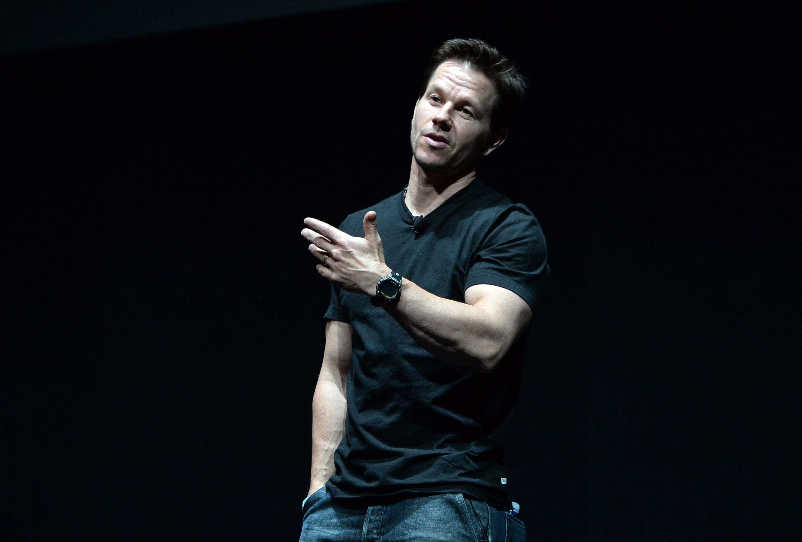 2740x1860 Mark Wahlberg Wallpaper High Quality, Desktop