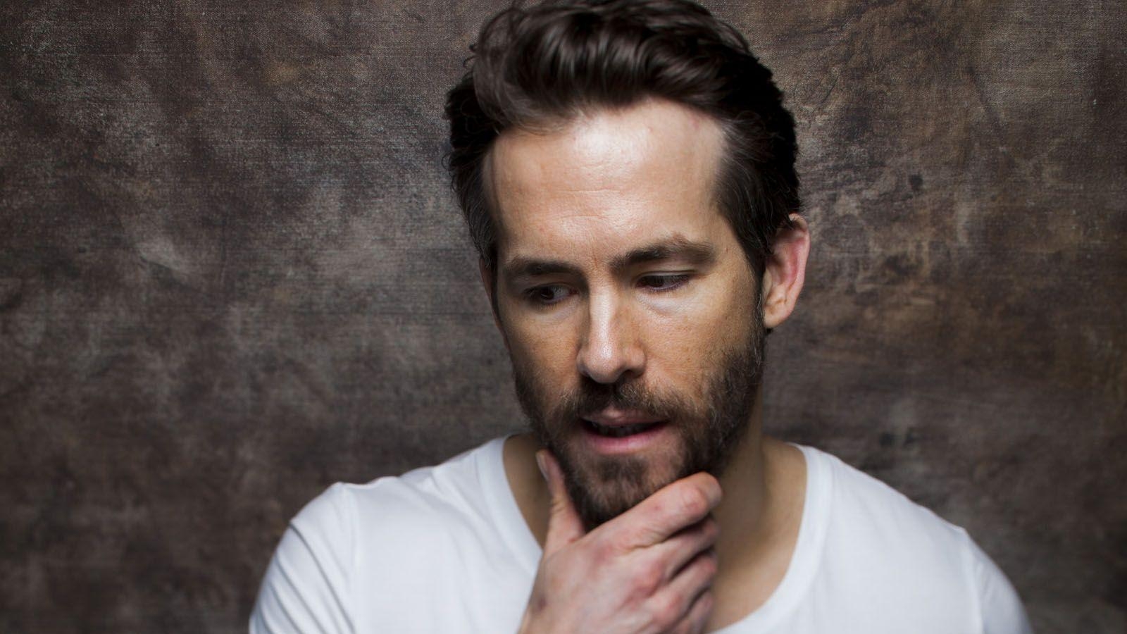 1600x900 Ryan Reynolds Wallpaper High Quality, Desktop