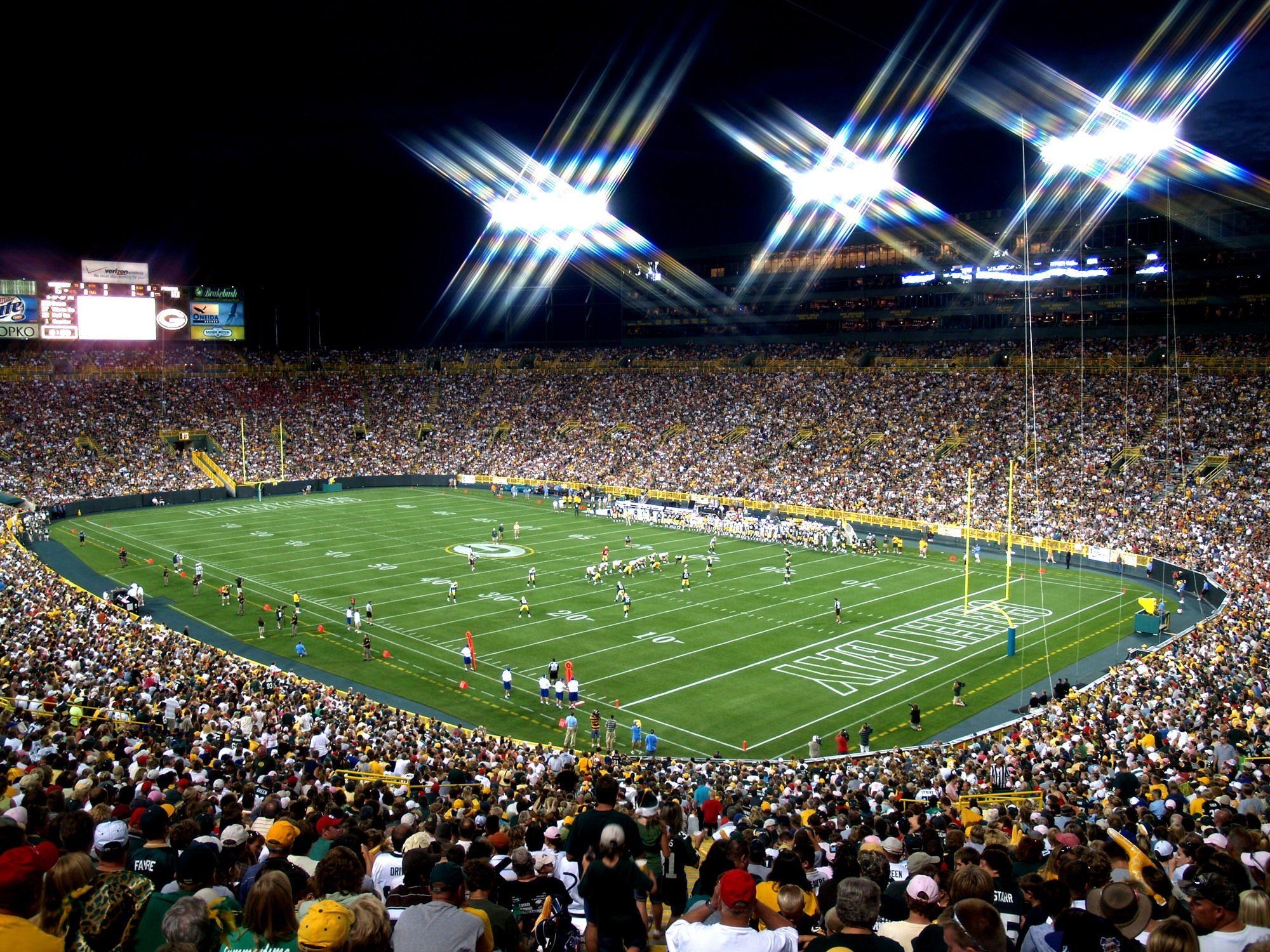 2000x1500 Green Bay Packers Stadium, attended my niece's wedding, Desktop