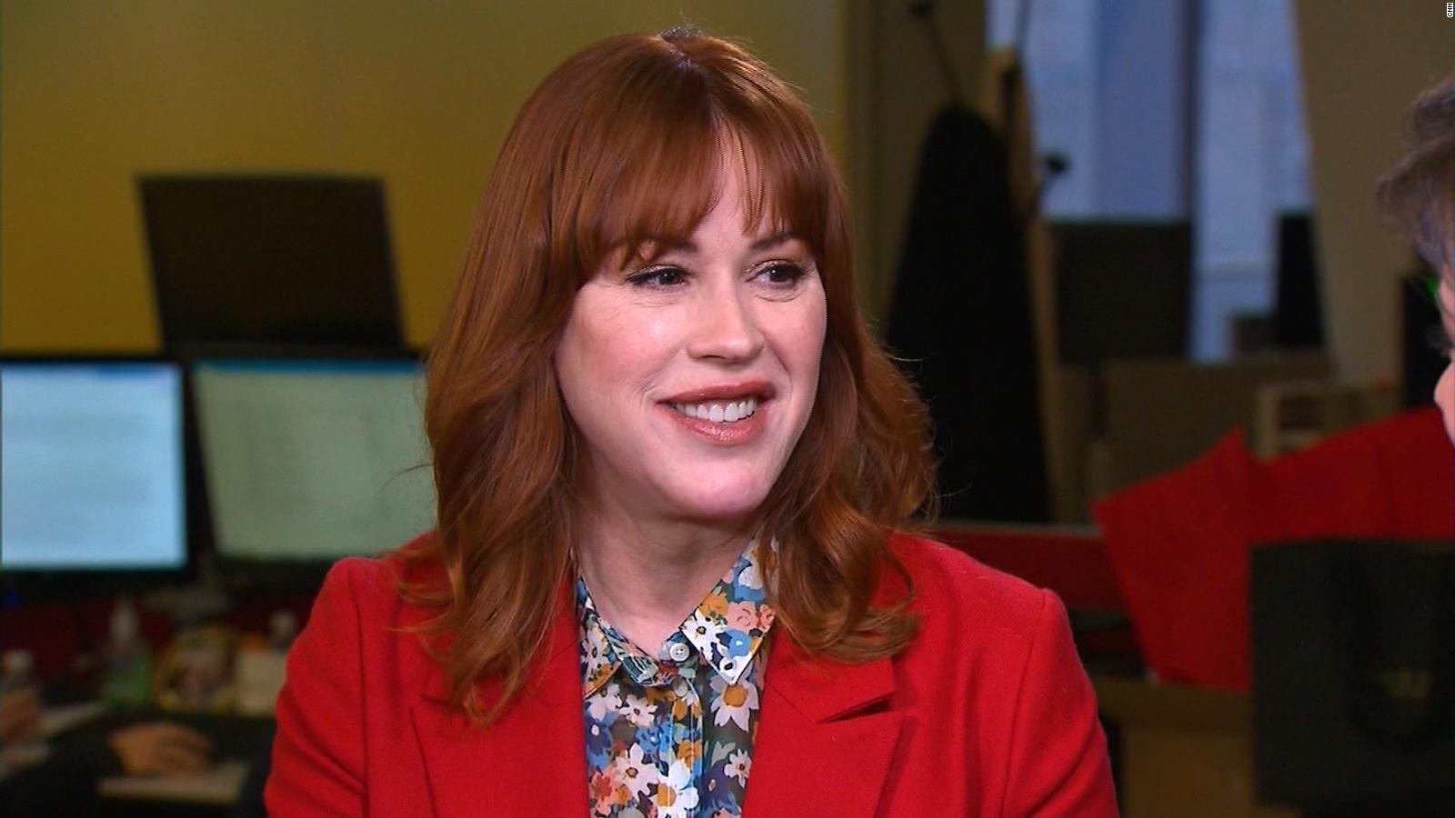 1600x900 Molly Ringwald stars in coming of age film as mom, Desktop