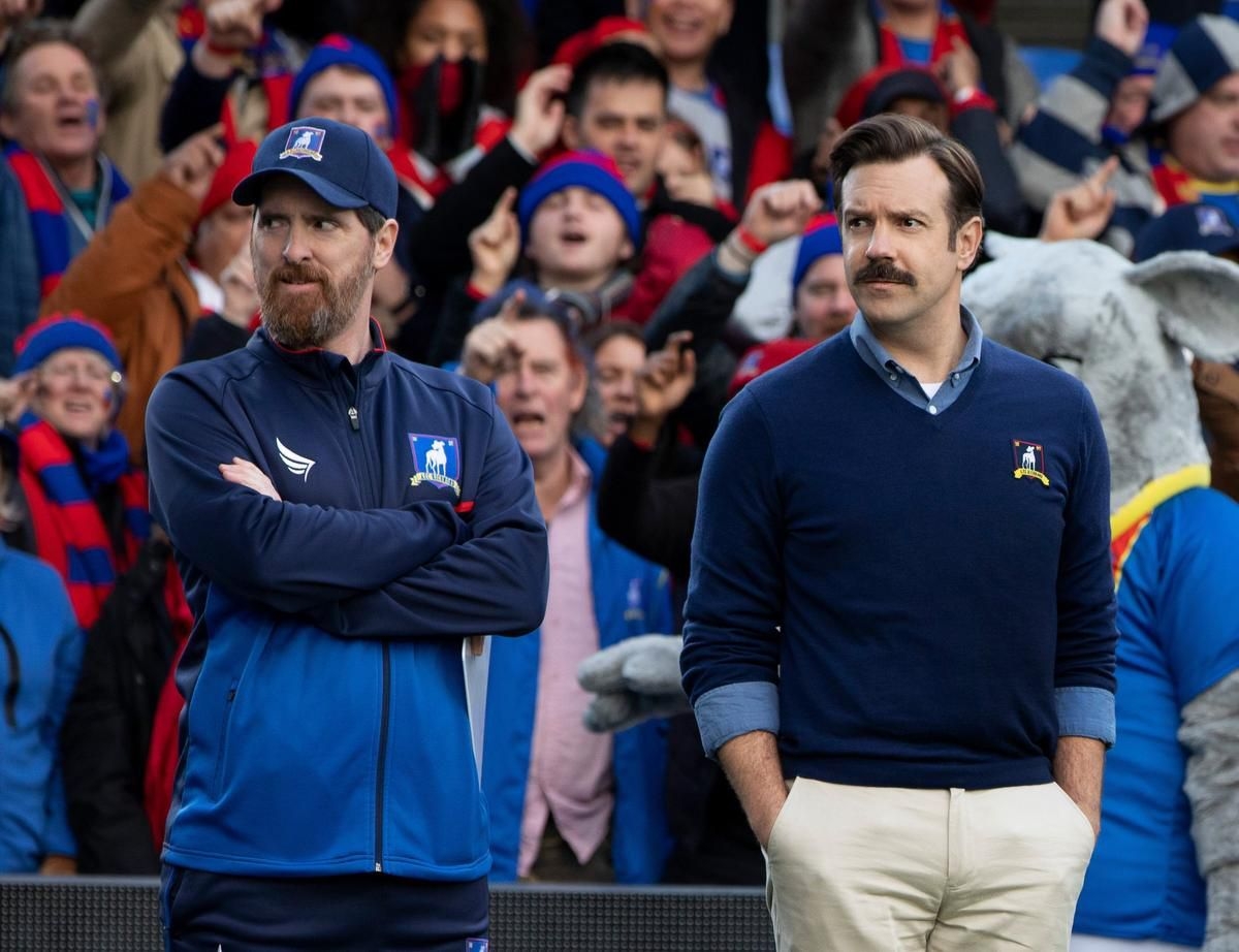 1200x930 A Yank hopes to charm Brits in soccer series 'Ted Lasso', Desktop