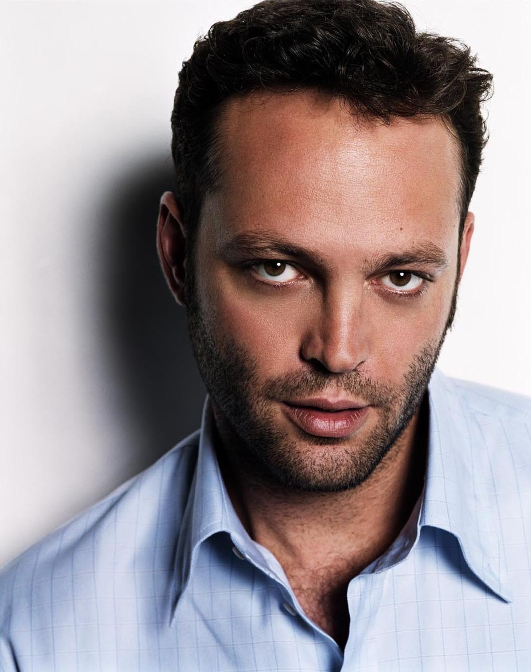 1060x1340 Vince Vaughn wallpaper, Phone