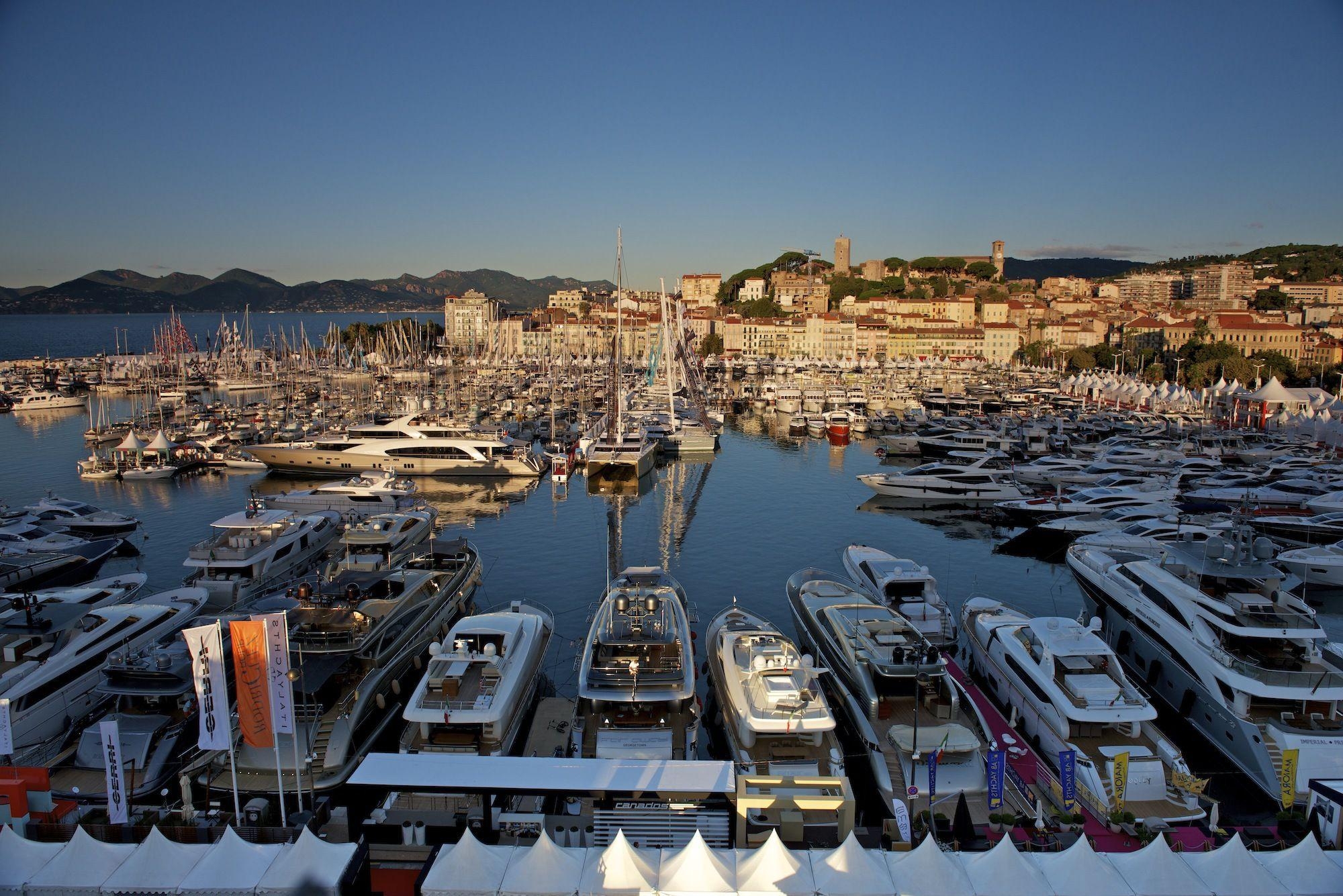 2000x1340 Boats in the port of Cannes, France wallpaper and image, Desktop