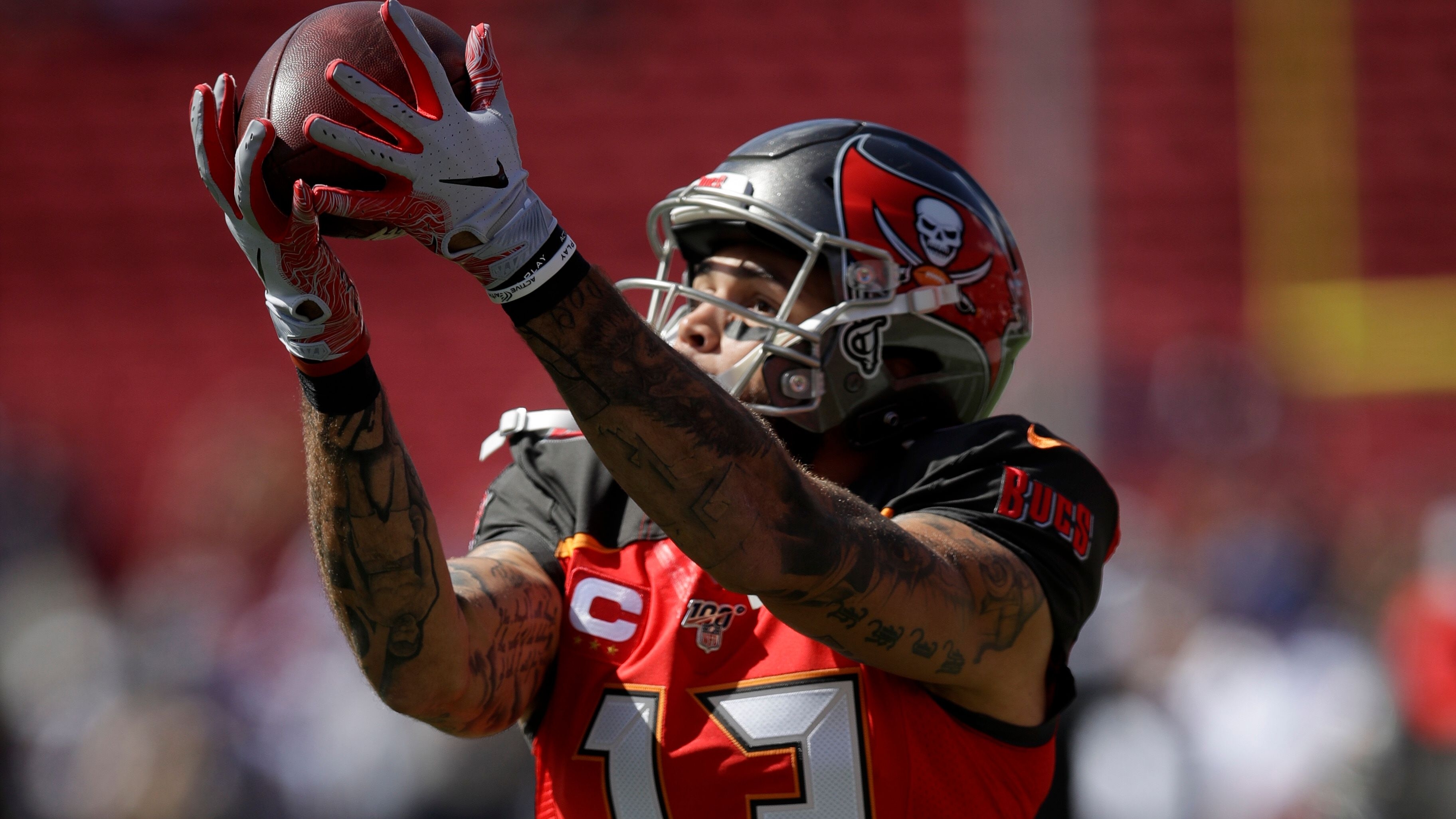 3650x2060 Tampa Bay Buccaneers receiver Mike Evans' 'Silencer' touchdown, Desktop