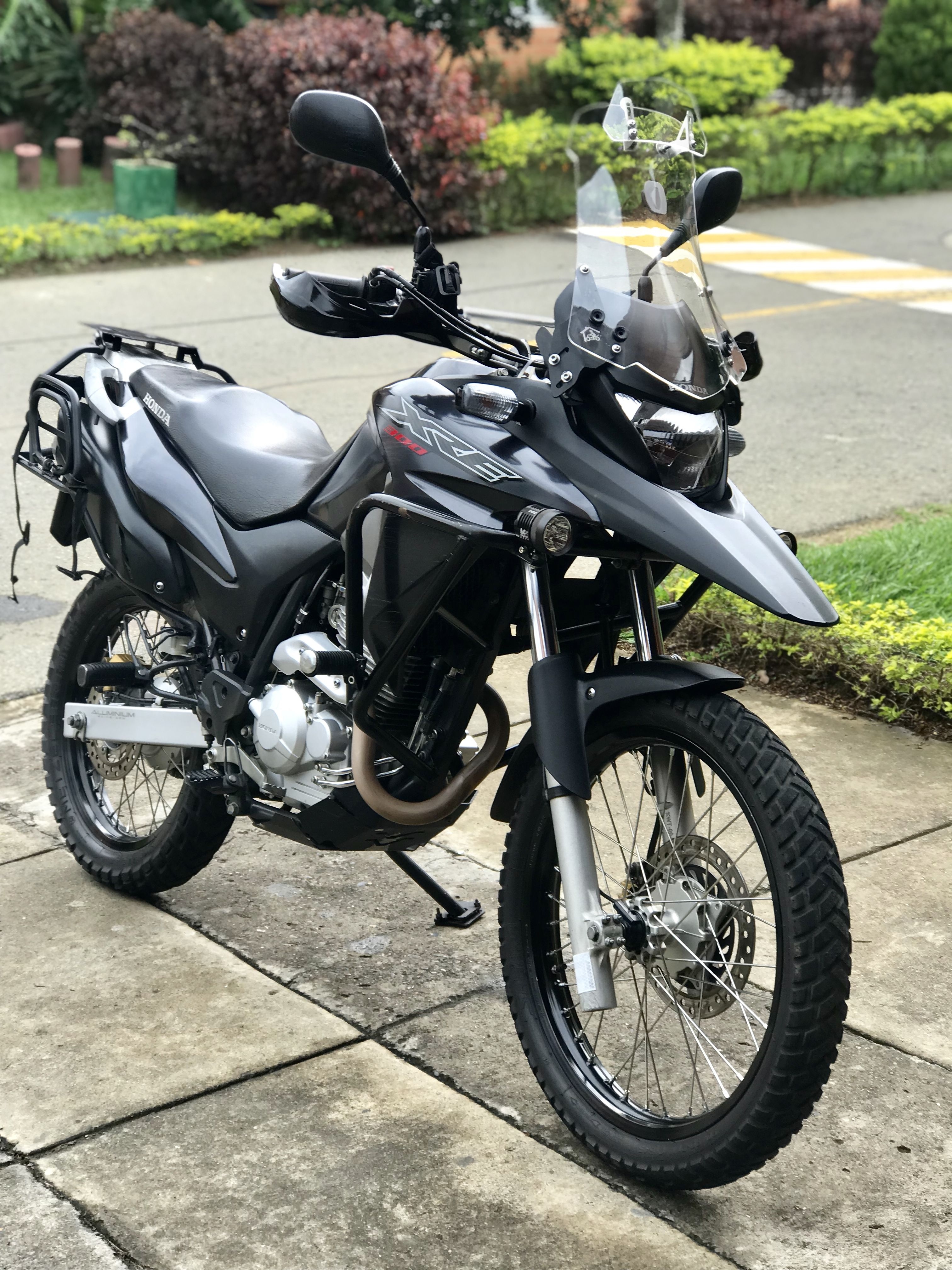 3030x4040 Linda honda xre 300. Motos, Motocicletas, Vehiculos, Phone