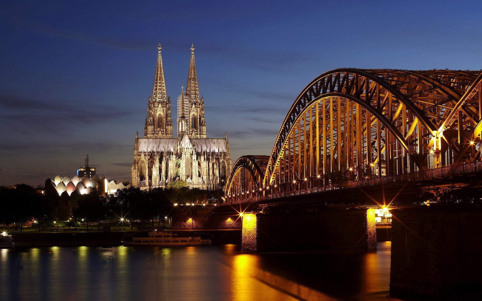 1910x1200 Cologne Cathedral wallpaper, Desktop