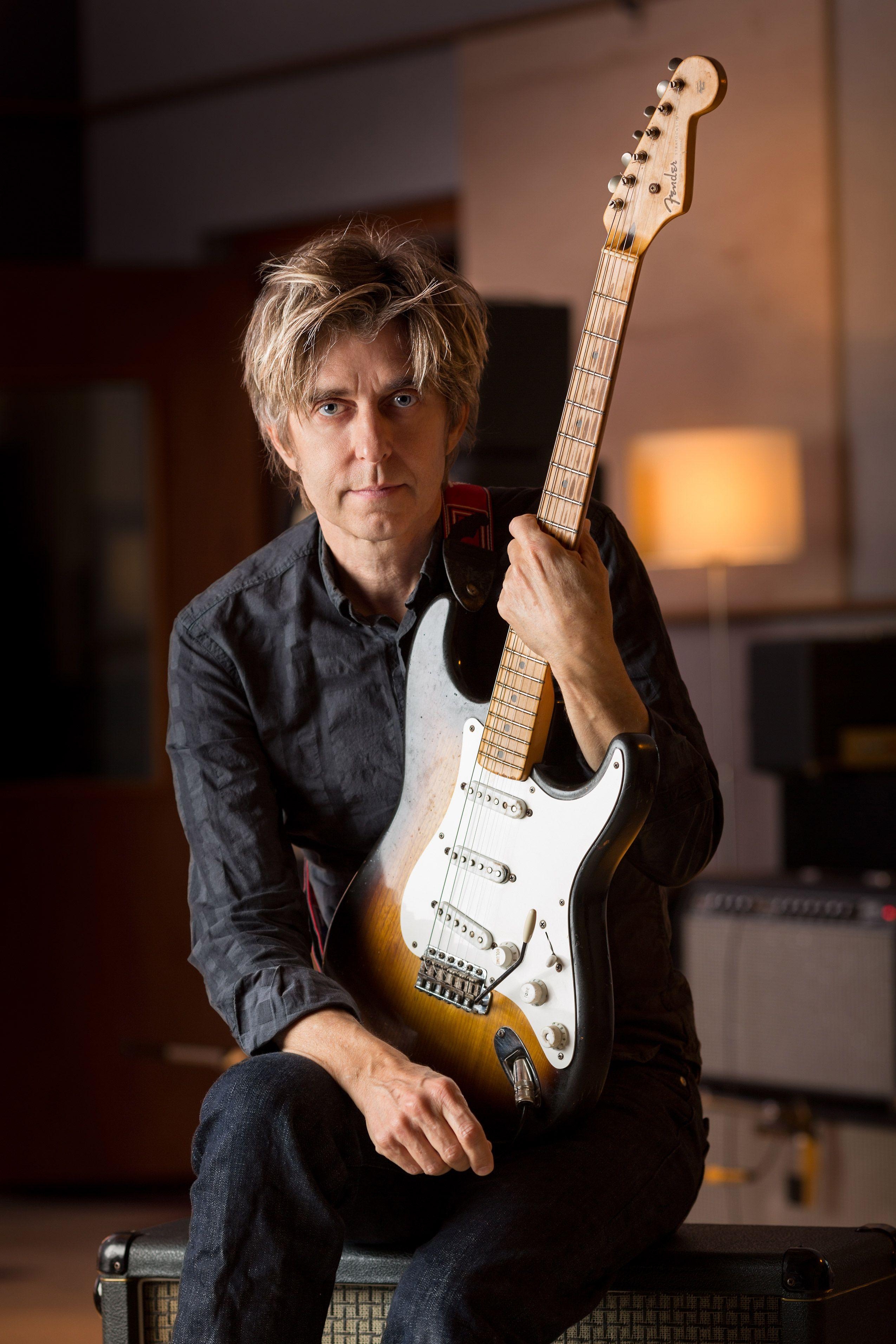 2550x3830 3938x2625px 2923.83 KB Eric Johnson, Phone