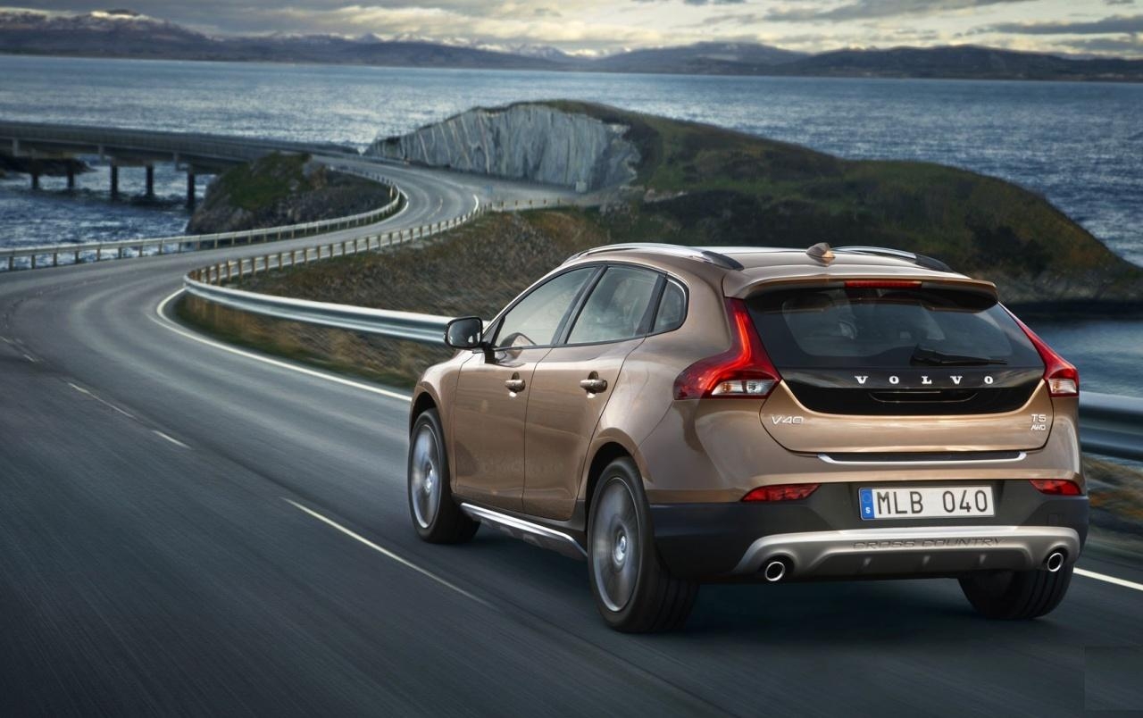 1280x810 Volvo V40 Rear Angle Speed wallpaper. Volvo V40 Rear Angle Speed, Desktop