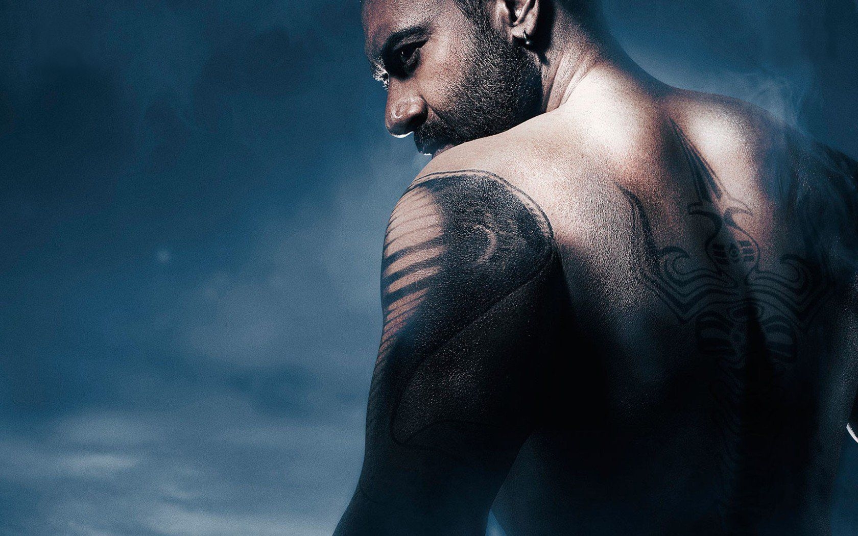 1680x1050 Ajay Devgan Body In Shivaay Still Photo, Desktop