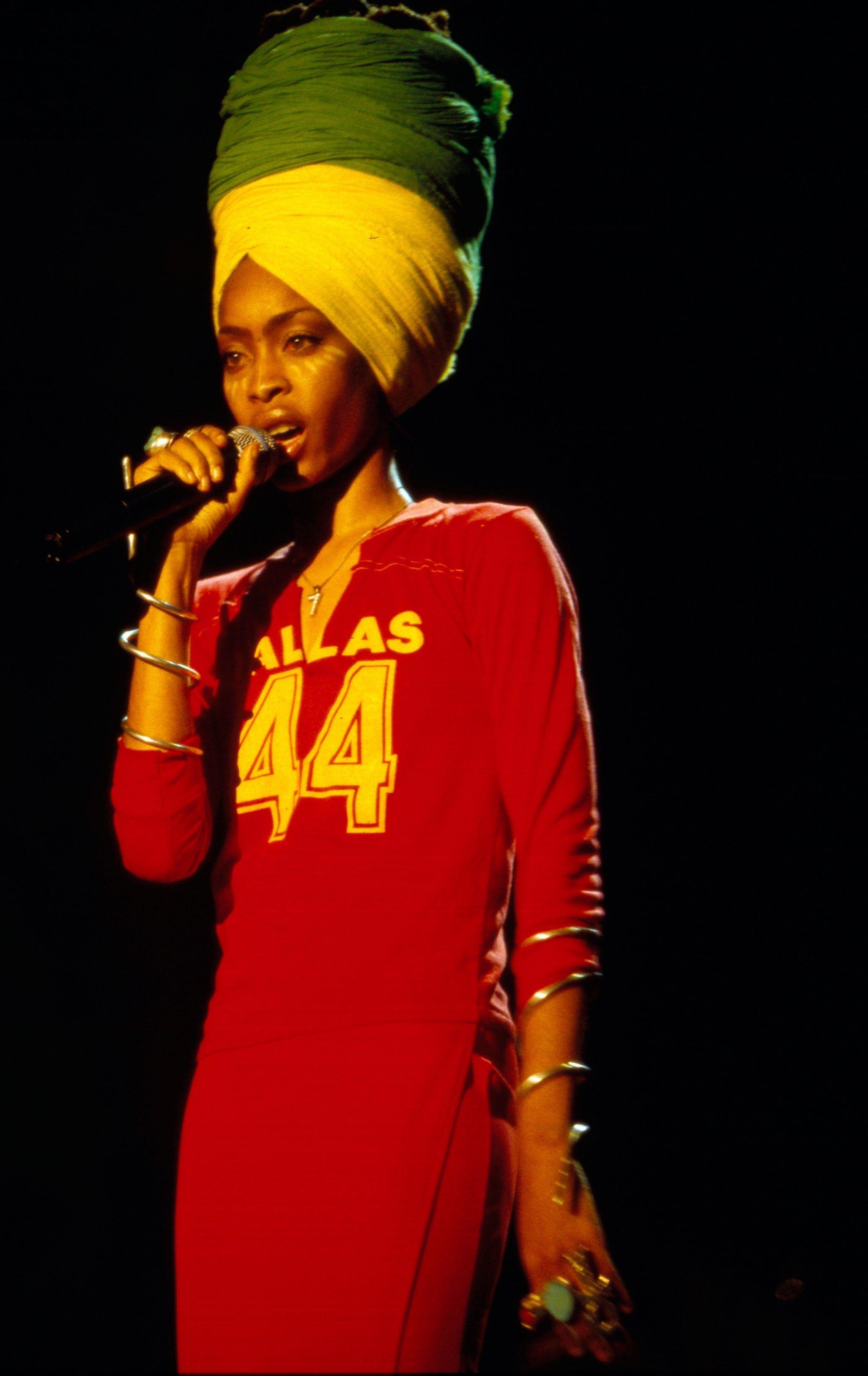 2060x3260 Badu City HD Wallpaper and Photo, Phone