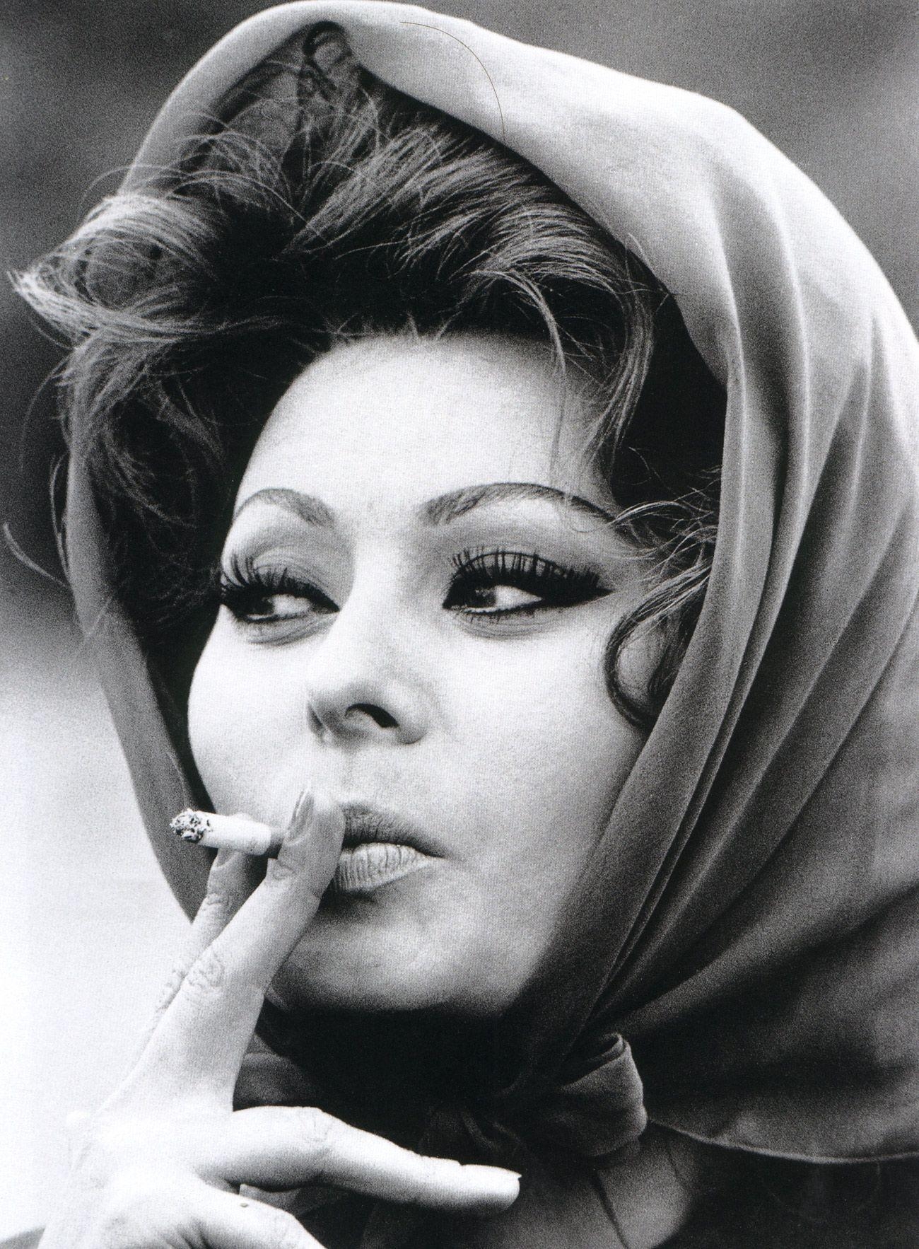 1300x1770 Sophia Loren wallpaper, Phone