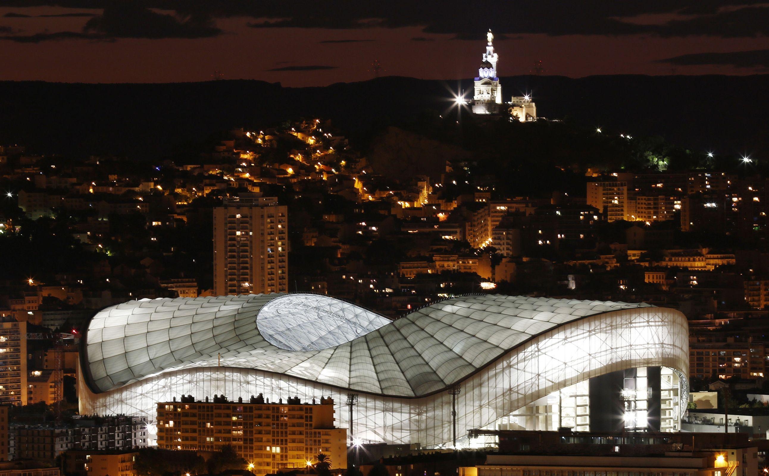 2590x1600 Stade Velodrome Marseille Wallpaper Wallpaper Background, Desktop