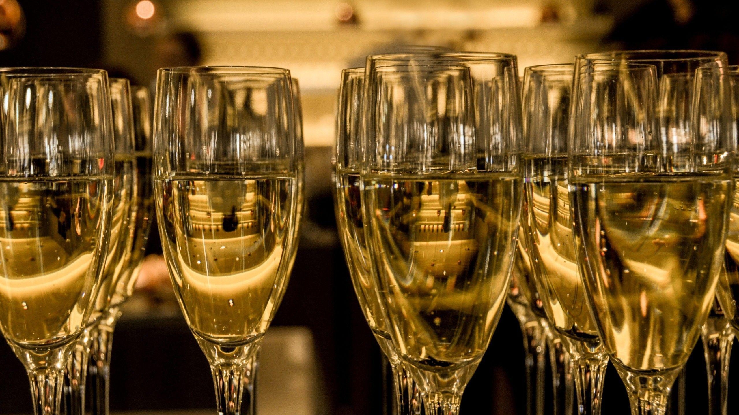 2560x1440 champagne glasses top- HD Wallpaper, Desktop