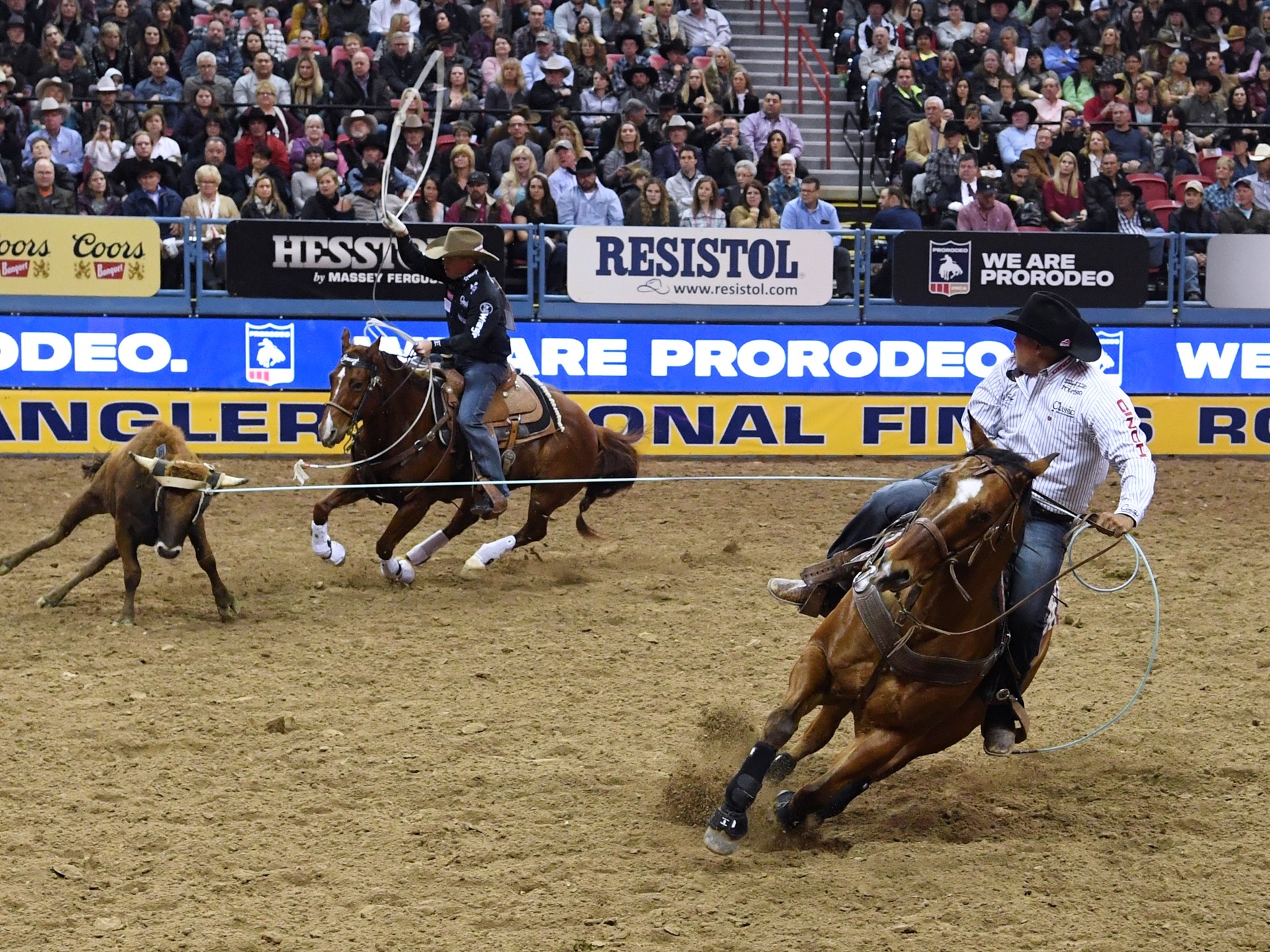 1920x1440 Erich Rogers and Clint Summers compete in team roping, Desktop