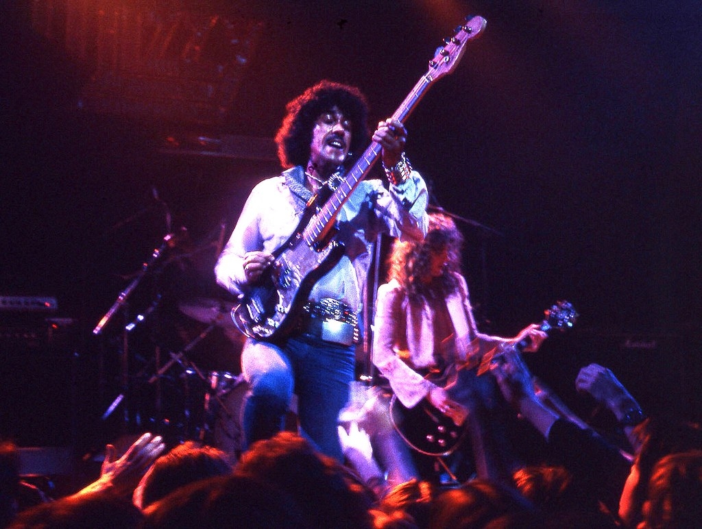 1030x780 Phil Lynott 1977 Thin Lizzy the boys are back in town, Desktop