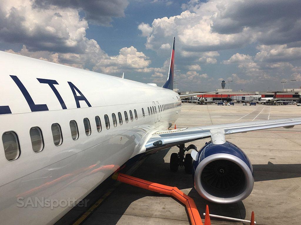 1030x770 Delta Airlines 737 900ER First Class Atlanta To Orlando, Desktop