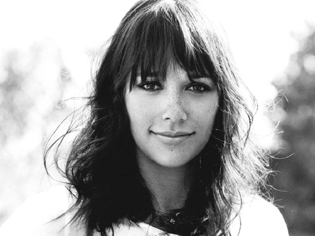 1030x770 rashida jones wallpaper, Desktop