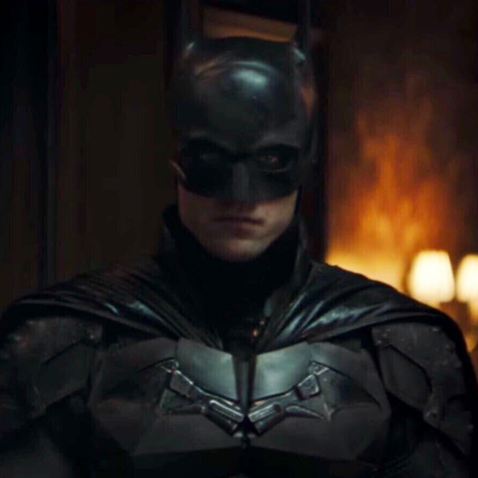 1600x1600 The Batman' Set Photo: What the New Image Reveal as Robert Pattinson Returns to Set, Phone