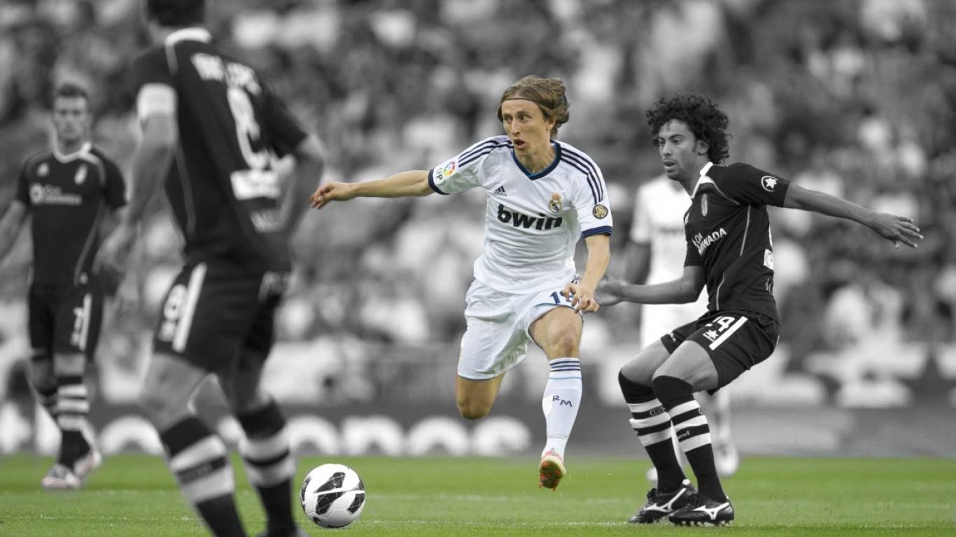 1370x770 Luka Modrić Attacker Wallpaper HD Wallpaper, Desktop