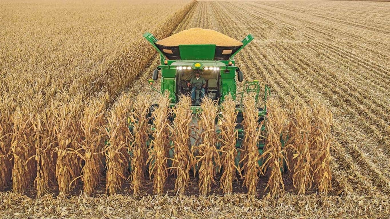 1370x770 S780 Combine. Grain Harvesting. John Deere US, Desktop