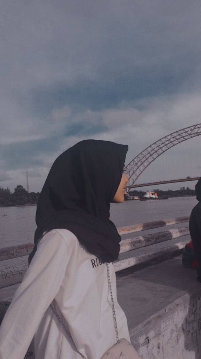 680x1200 aesthetic girl hijab. Gambar estetika, Potret diri, Fotografi, Phone