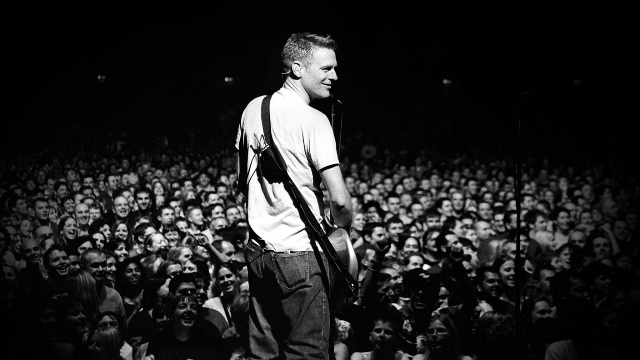 2050x1160 Download Wallpaper  Bryan adams, Look, Guitar, Fan, Faces, Desktop