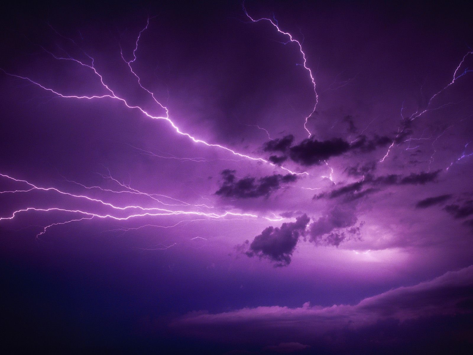 1600x1200 Purple Lightning Wallpaper Free Purple Lightning Background, Desktop