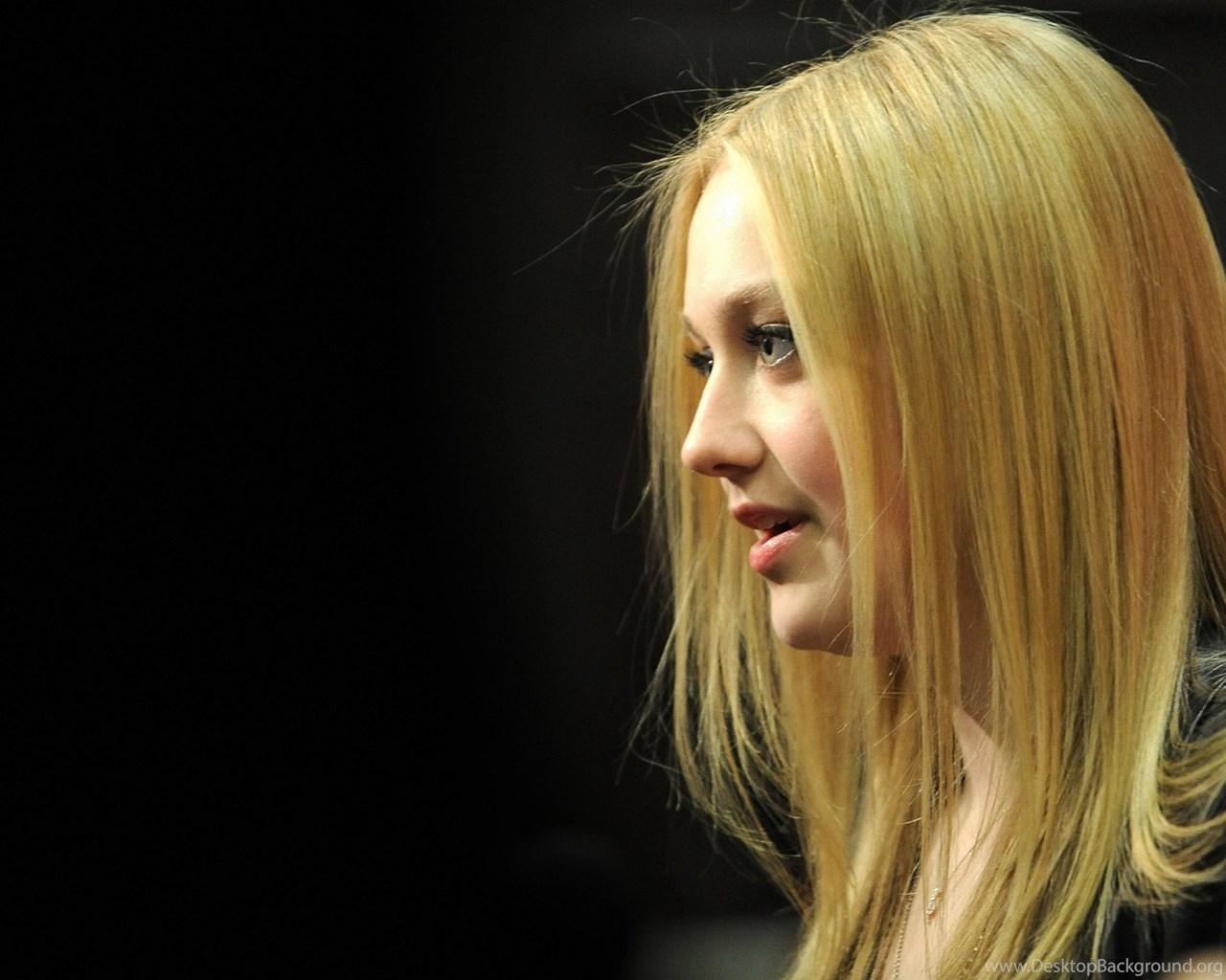 1280x1030 Dakota Fanning Wallpaper Desktop Background, Desktop